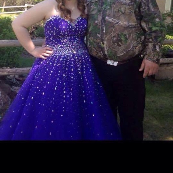 Graduation/formal gown - Picture 2 of 6